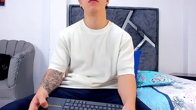 Liam saint online show from 02/04/26, 12:11