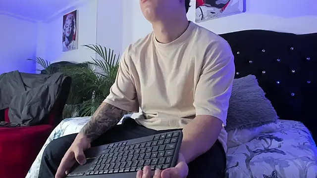 Liam saint online show from 04/08/26, 12:16