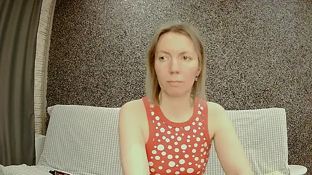 Amanda Luxe online show from 01/13/26, 03:01