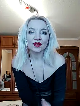 Snapshot of MiraStar984 chatting on 02/13/26, 01:51 MiraStar984 online show from 02/13/26, 01:51