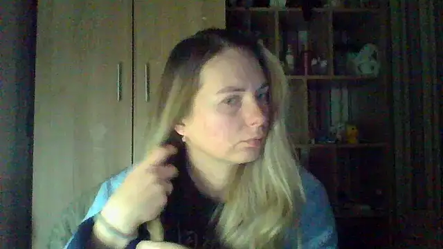 VikiLove765 online show from 02/11/26, 10:37