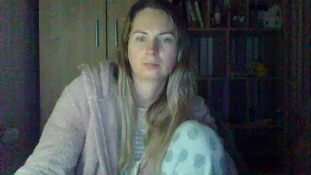 VikiLove765 online show from 02/14/26, 02:30