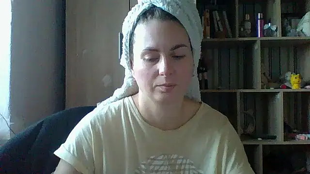 VikiLove765 online show from 03/02/26, 05:19