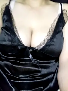 Merrylinh online show from 02/17/26, 09:06