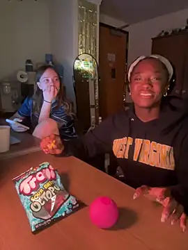 CookiesNcreaming online show from 02/25/26, 04:55