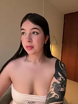 evelynrosess1 online show from 04/02/26, 08:50