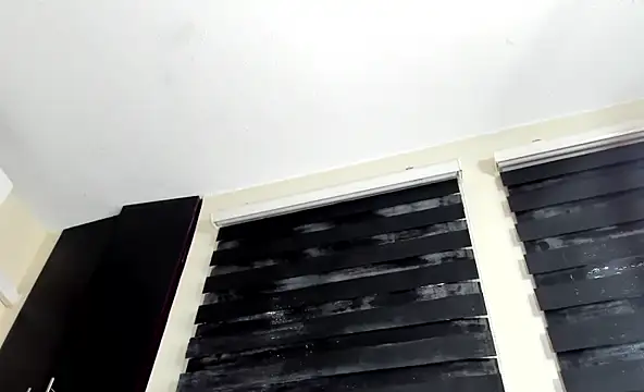 Snapshot of vanesadimaria chatting on 03/19/25, 08:00 vanesadimaria online show from 03/19/25, 08:00