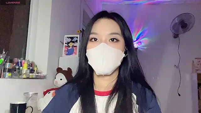Snapshot of Tieu-May chatting on 04/26/26, 08:50 Tieu-May online show from 04/26/26, 08:50