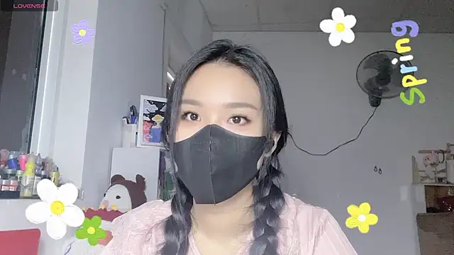 Snapshot of Tieu-May chatting on 05/05/26, 07:05 Tieu-May online show from 05/05/26, 07:05