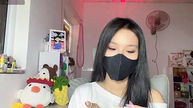 Snapshot of Tieu-May chatting on 05/09/26, 09:36 Tieu-May online show from 05/09/26, 09:36