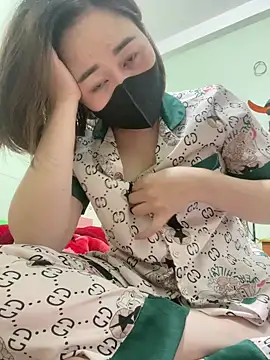 Quyenhot18 online show from 01/15/26, 03:05