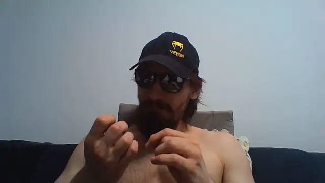 Snapshot of KaelNox chatting on 06/19/26, 08:23 KaelNox online show from 06/19/26, 08:23
