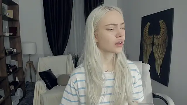 KristalCrowner online show from 02/20/26, 07:36