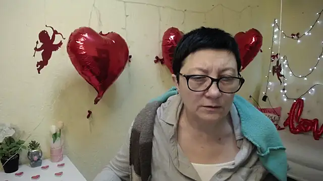 EmilyL0ve online show from 02/03/26, 06:13