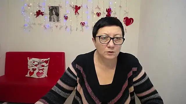 EmilyL0ve online show from 02/09/26, 06:23