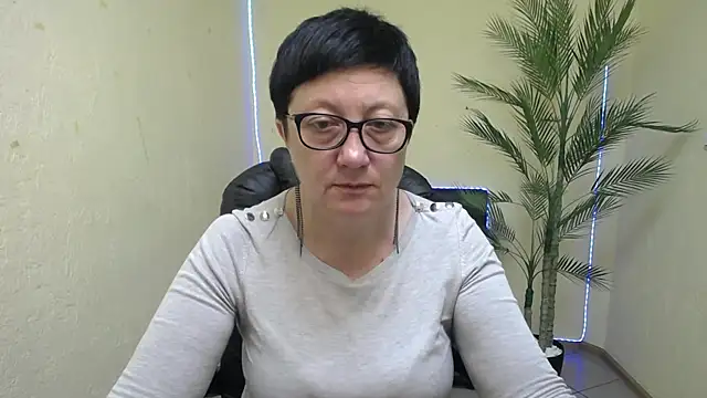 Snapshot of EmilyL0ve chatting on 05/30/26, 05:10 EmilyL0ve online show from 05/30/26, 05:10