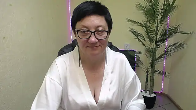 Snapshot of EmilyL0ve chatting on 05/31/26, 06:09 EmilyL0ve online show from 05/31/26, 06:09