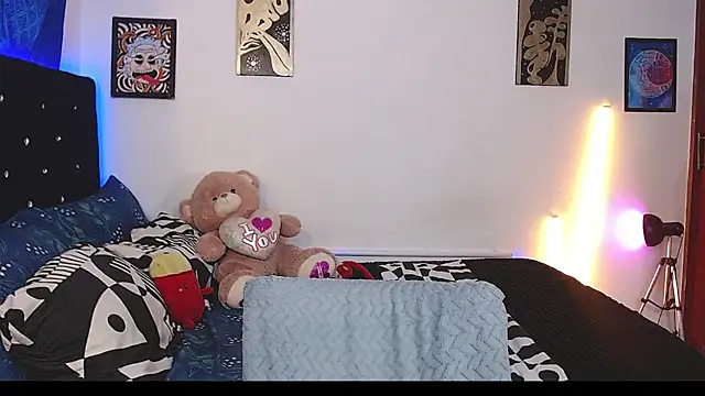 Snapshot of yorsamm_smit chatting on 02/20/26, 06:37 yorsamm smit online show from 02/20/26, 06:37