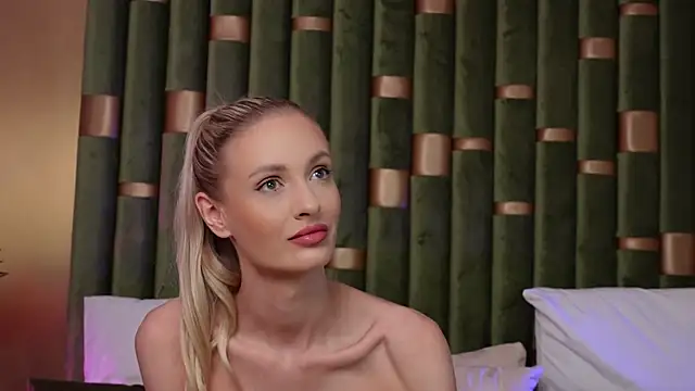 AmeliaAngel online show from 12/04/24, 07:17