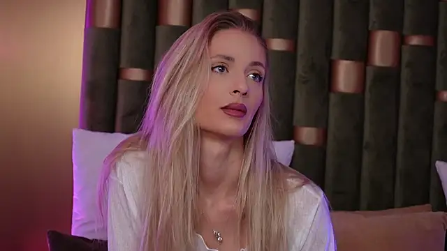 AmeliaAngel online show from 10/07/25, 04:31