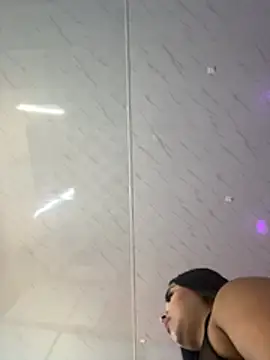 Snapshot of Liaevans__ chatting on 01/10/26, 07:04 Liaevans online show from 01/10/26, 07:04