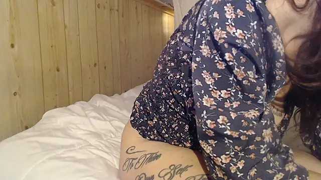 Snapshot of saraswirls69@xh chatting on 05/11/26, 02:45 saraswirls69xh online show from 05/11/26, 02:45