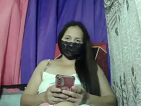 Snapshot of prettymomma24xx chatting on 06/23/26, 12:25 prettymomma24xx online show from 06/23/26, 12:25