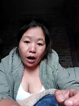 Snapshot of donaaa2 chatting on 02/20/26, 08:27 donaaa2 online show from 02/20/26, 08:27