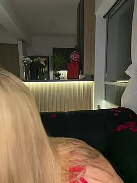 Snapshot of karymoron chatting on 02/15/26, 05:59 karymoron online show from 02/15/26, 05:59