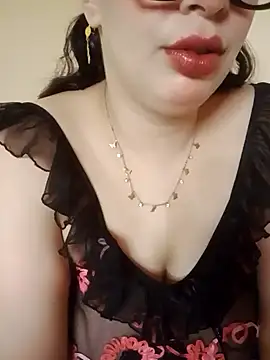 Snapshot of charmoutak_nada chatting on 06/01/26, 11:12 charmoutak nada online show from 06/01/26, 11:12