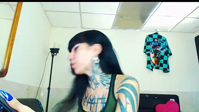 Snapshot of jazmin_wolf chatting on 02/07/26, 08:23 jazmin wolf online show from 02/07/26, 08:23