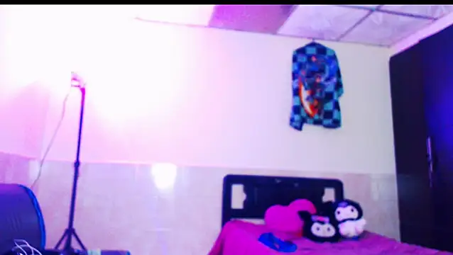 Snapshot of jazmin_wolf chatting on 02/19/26, 12:01 jazmin wolf online show from 02/19/26, 12:01