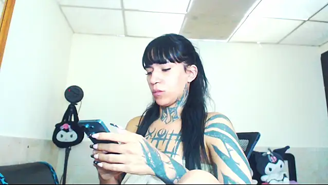 Snapshot of jazmin_wolf chatting on 05/22/26, 05:18 jazmin wolf online show from 05/22/26, 05:18