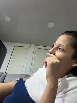 vicky bass  online show from 02/08/26, 01:09