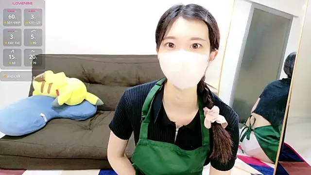 Snapshot of Rui-chaaan chatting on 04/27/26, 10:02 Rui-chaaan online show from 04/27/26, 10:02