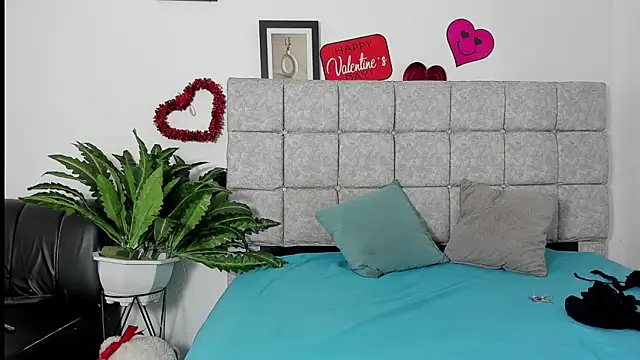 hazel slim online show from 02/20/26, 02:17