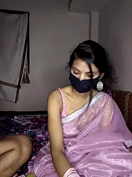 Snapshot of rani_coupleee chatting on 04/22/26, 09:27 rani coupleee online show from 04/22/26, 09:27