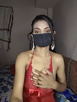 Snapshot of rani_coupleee chatting on 05/17/26, 04:58 rani coupleee online show from 05/17/26, 04:58