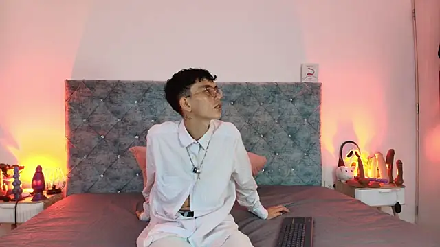 Hari Andre  online show from 01/07/26, 01:13