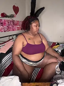 Chocolatebunnyxx96 online show from 03/03/26, 12:50