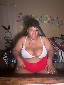 Chocolatebunnyxx96 online show from 05/18/26, 02:29