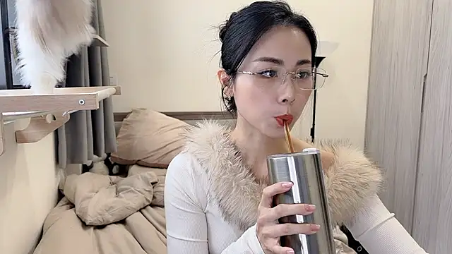 Snapshot of BabyOneDaily chatting on 01/15/26, 01:10 BabyOneDaily online show from 01/15/26, 01:10