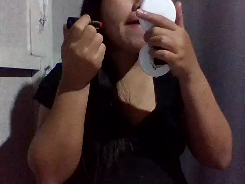 sweetprinces08 online show from 04/15/26, 07:32