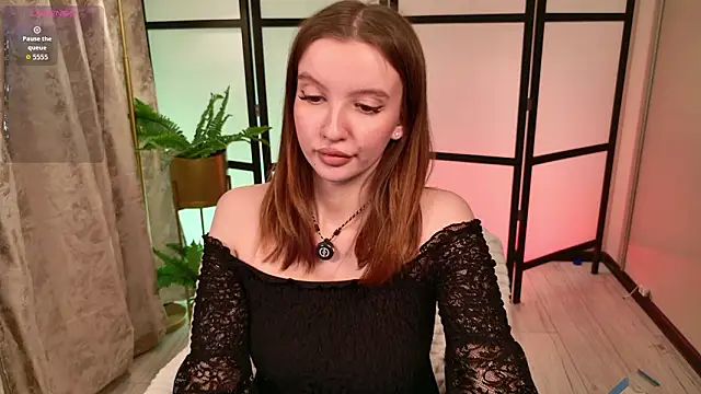 Layla Bloom online show from 02/26/26, 05:45