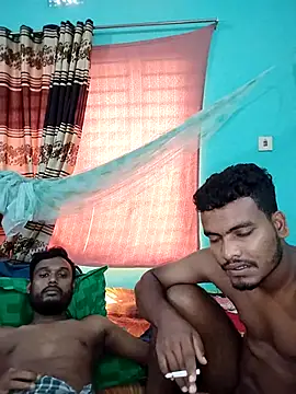 Snapshot of soft_couple778 chatting on 04/04/26, 04:33 soft couple778 online show from 04/04/26, 04:33