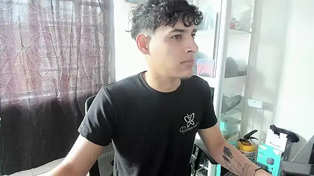 Snapshot of MaxStar26 chatting on 01/16/26, 01:26 MaxStar26 online show from 01/16/26, 01:26