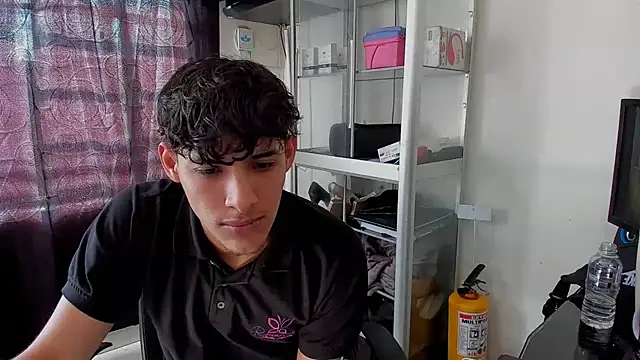 Snapshot of MaxStar26 chatting on 01/19/26, 02:21 MaxStar26 online show from 01/19/26, 02:21