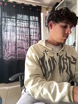 Snapshot of MaxStar26 chatting on 02/05/26, 02:22 MaxStar26 online show from 02/05/26, 02:22