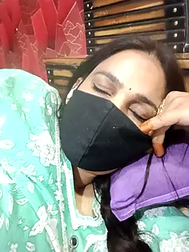 Snapshot of 01Roshani chatting on 02/11/26, 11:43 01Roshani online show from 02/11/26, 11:43