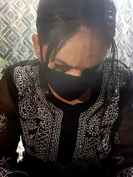 Snapshot of 01Roshani chatting on 02/13/26, 11:50 01Roshani online show from 02/13/26, 11:50